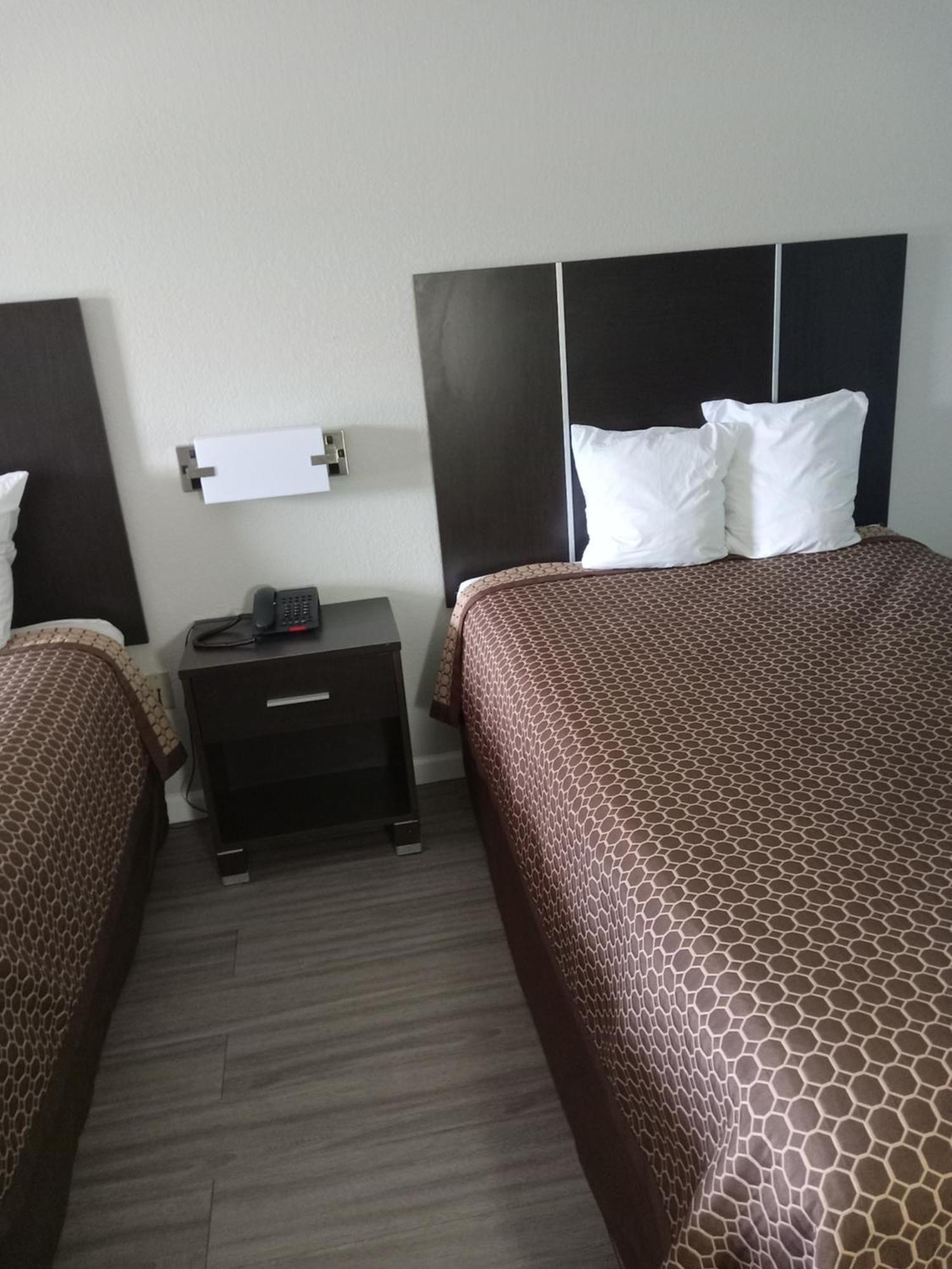 Relax Inn ร็อคคิงแฮม ภายนอก รูปภาพ